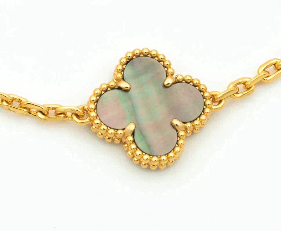 [Dawnora Jewelry] CLOVER 5 MOTIF GRAY MOP BRACELET COLLECTION