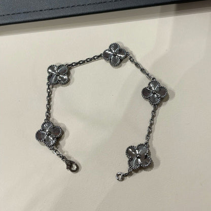 [Dawnora Jewelry]CLOVER 5 MOTIF BLACK BRACELET