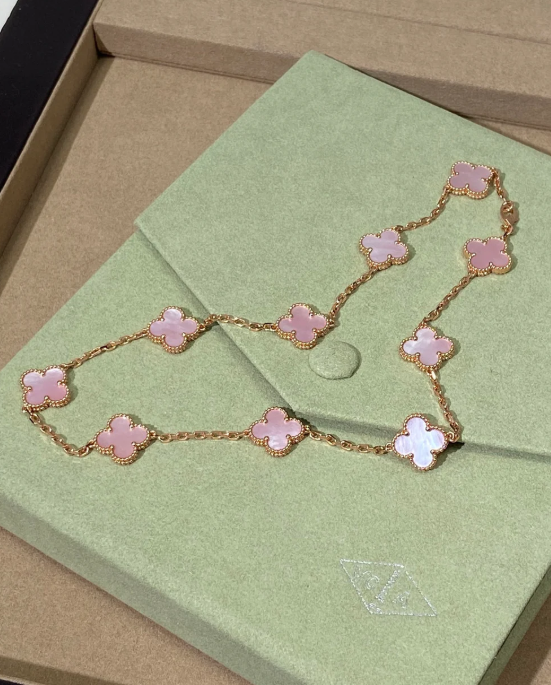 [Dawnora Jewelry Jewellery] Pink Necklace with Ten Clover Designs