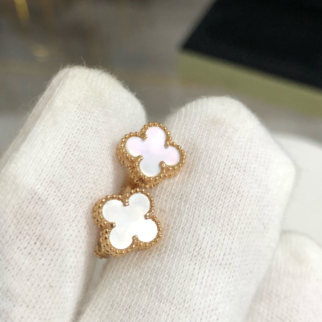 [Dawnora Jewelry]CLOVER MINI GOLD EARRINGS