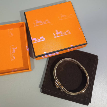 [Dawnora Jewelry]H GREY BRACELET