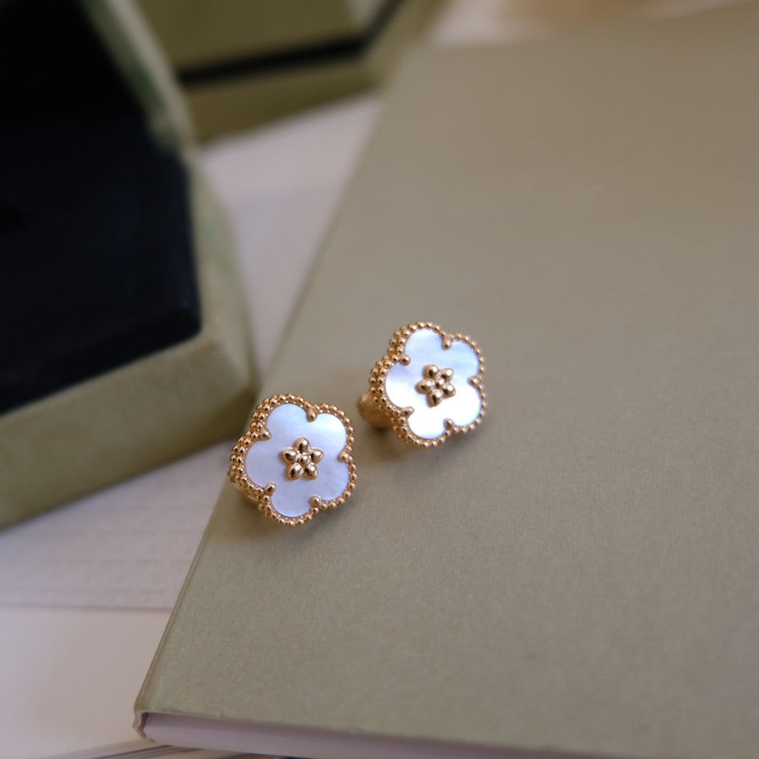 [Dawnora Jewelry]LUCKY PINK GOLD WHITE MOP EARRINGS