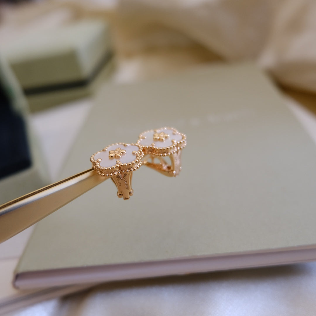 [Dawnora Jewelry]LUCKY PINK GOLD WHITE MOP EARRINGS