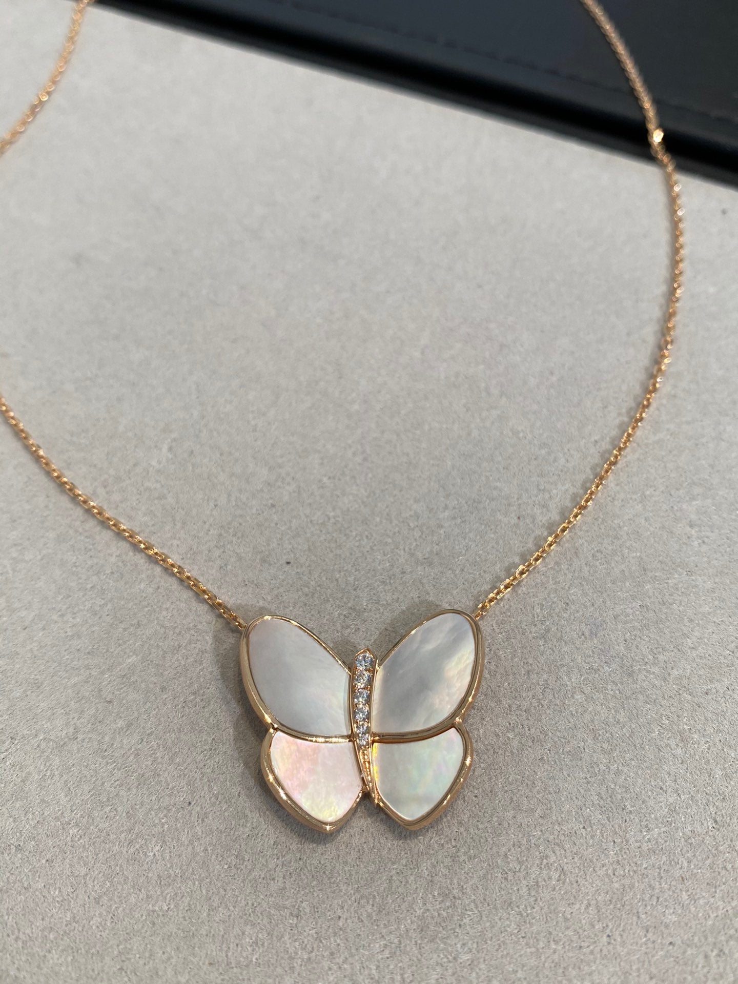 [Dawnora Jewelry]BUTTERFLY GOLD MOP DIAMOND NECKLACE