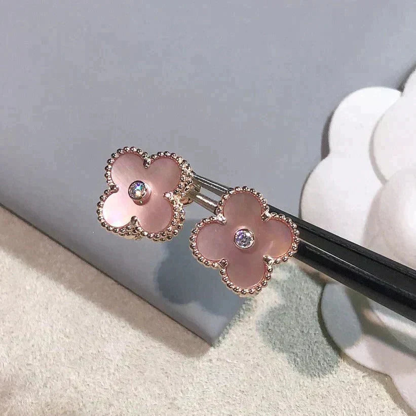 [Dawnora Jewelry]CLOVER MEDIUM 1 MOTIFS  PINK MOP DIAMOND EARRINGS