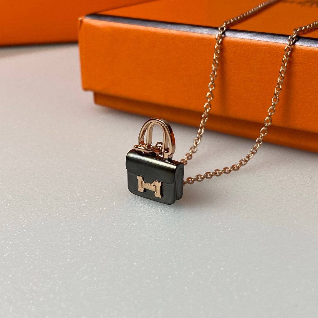 [Dawnora Jewelry]CONSTANCE BLACK PEDANT PINK GOLD NECKLACE