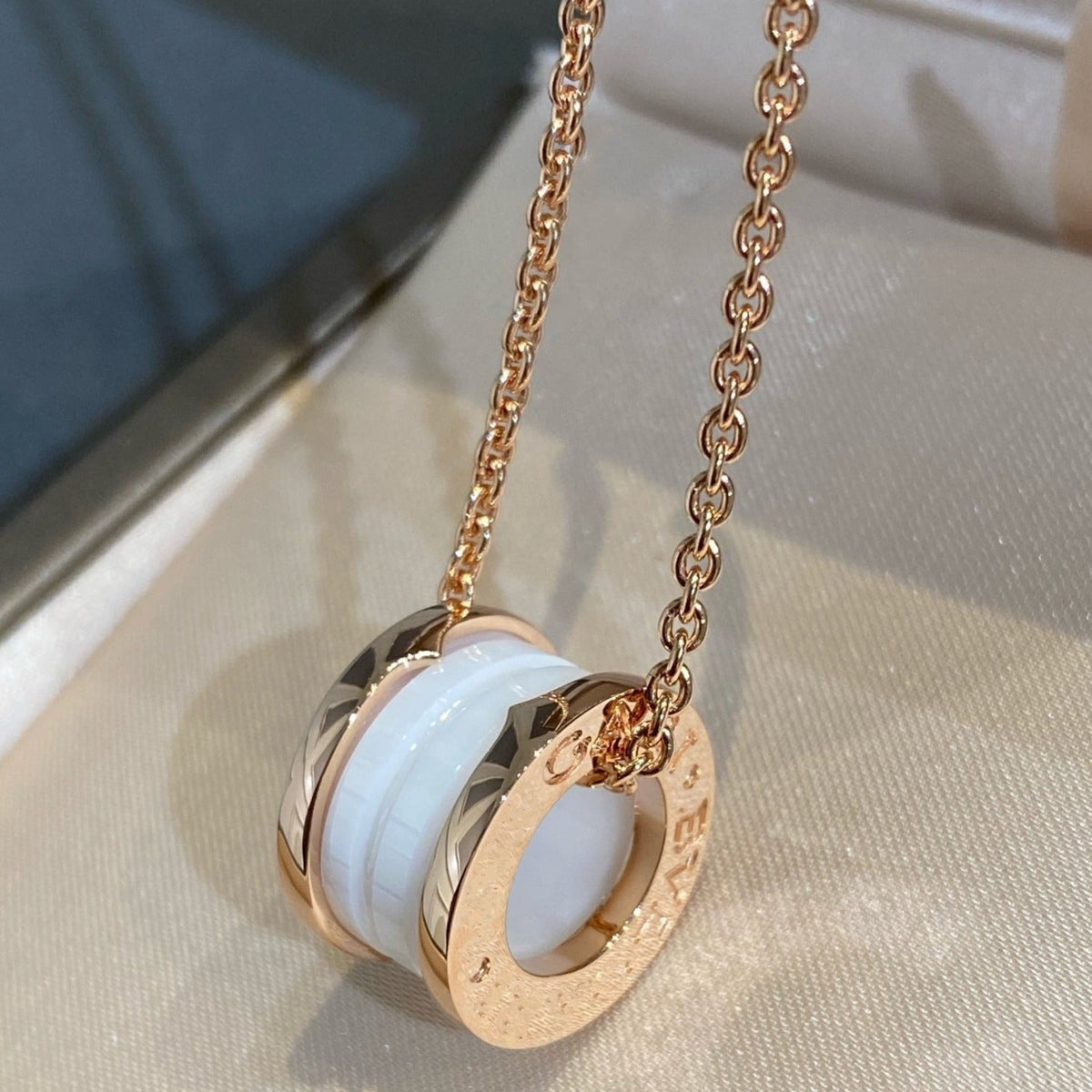 [Dawnora Jewelry]ZERO 1 WHITE CERAMIC PINK GOLD NECKLACE