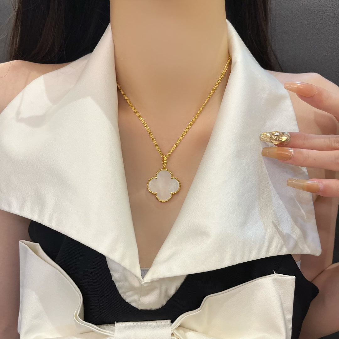 [Dawnora Jewelry]CLOVER 25MM MOP LARGE PENDANT NECKLACE
