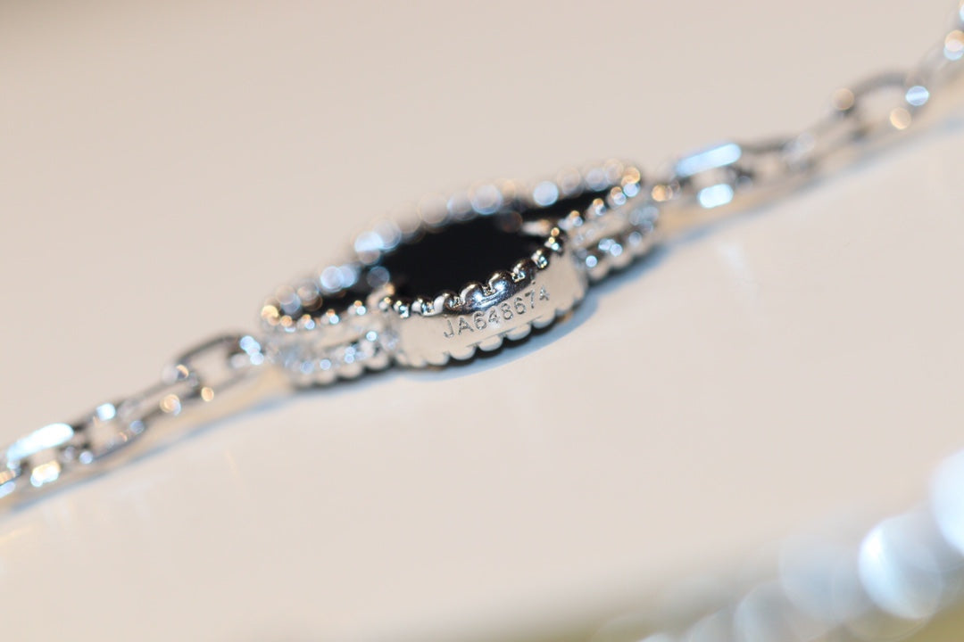 [Dawnora Jewelry]CLOVER 20 MOTIFS ONYX DIAMOND SILVER