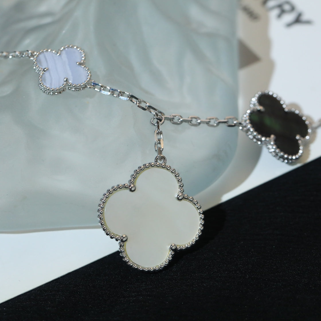 [Dawnora Jewelry]CLOVER BRACELET 5 MOTIFS MOP CHALCEDONY SILVER