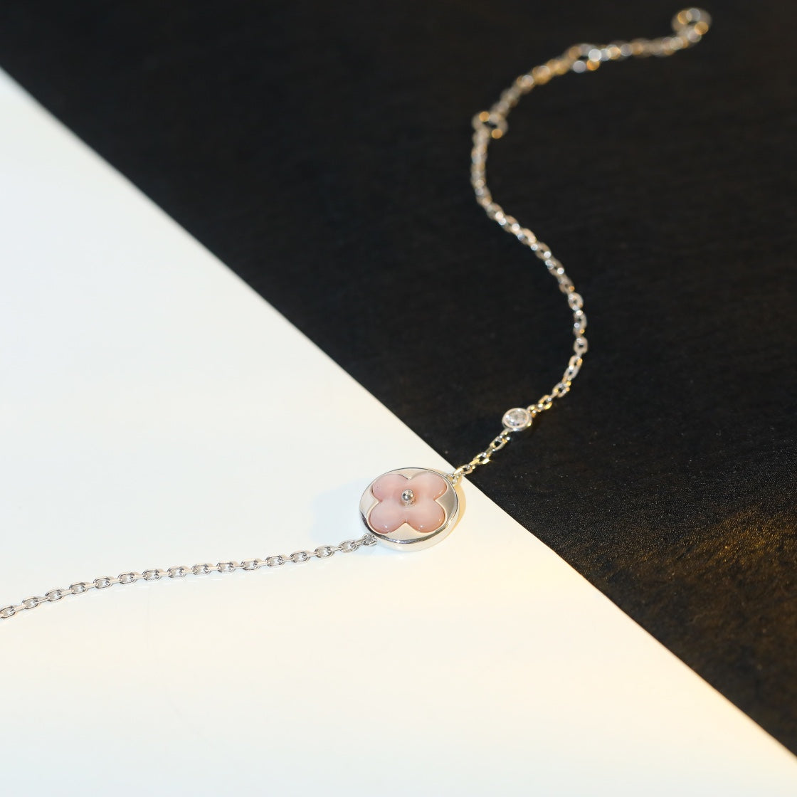 [Dawnora Jewelry]SUN MOTIF PINK MOP SILVER BRACELET