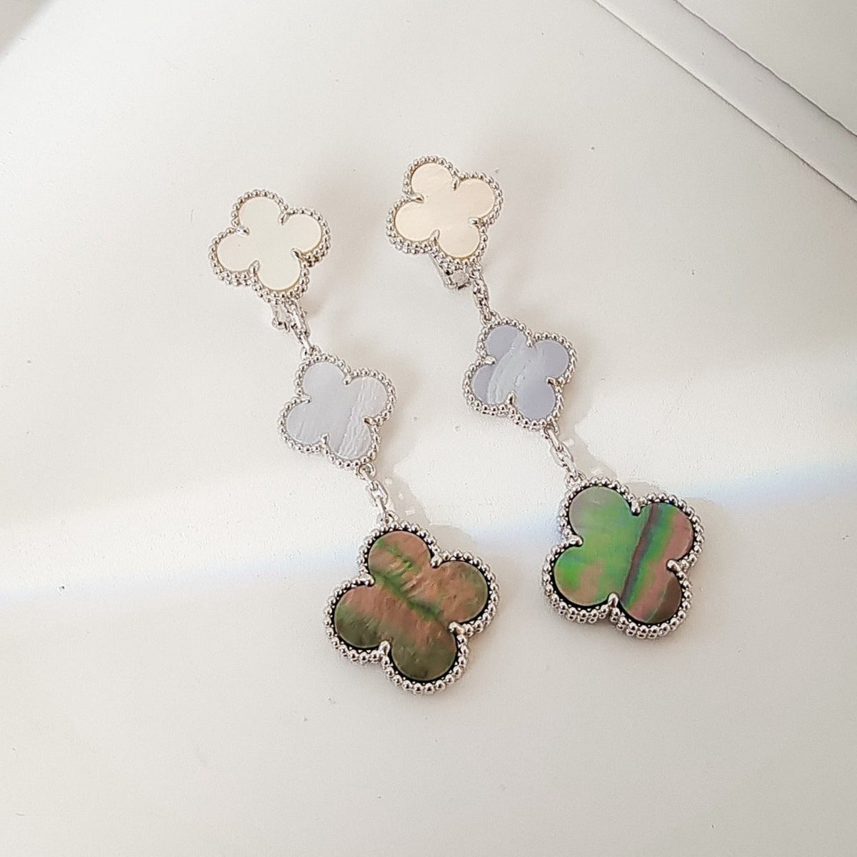 [Dawnora Jewelry]CLOVER 3 MOTIFS CHALCEDONY DARK MOP SILVER EARRINGS