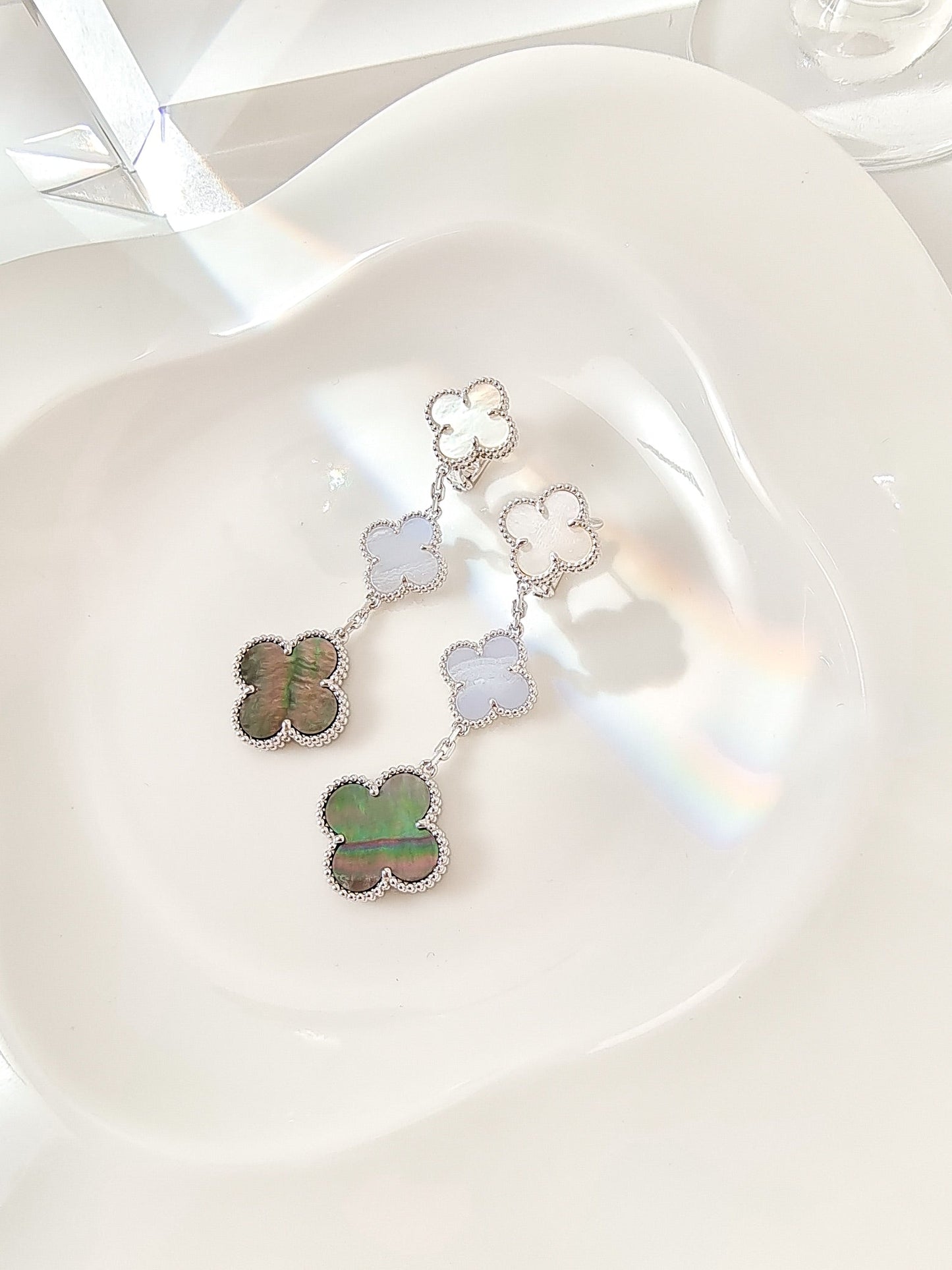 [Dawnora Jewelry]CLOVER 3 MOTIFS CHALCEDONY DARK MOP SILVER EARRINGS
