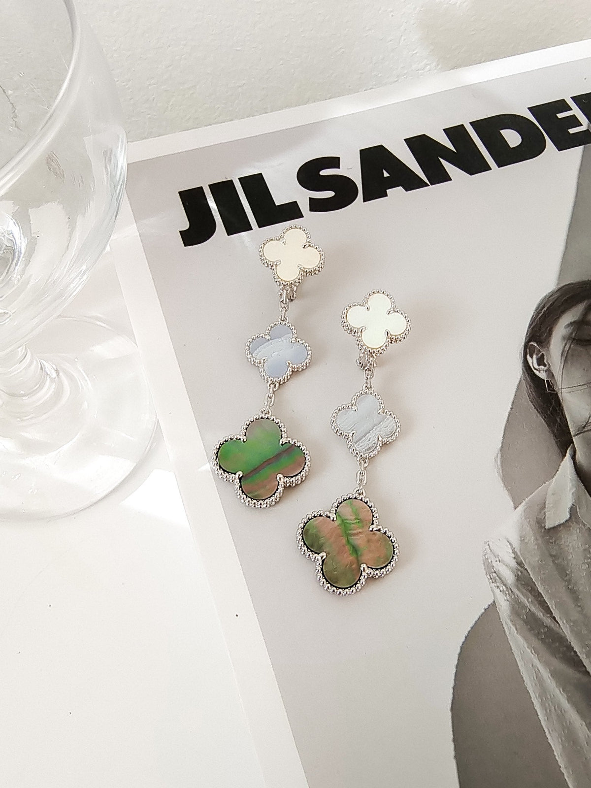 [Dawnora Jewelry]CLOVER 3 MOTIFS CHALCEDONY DARK MOP SILVER EARRINGS