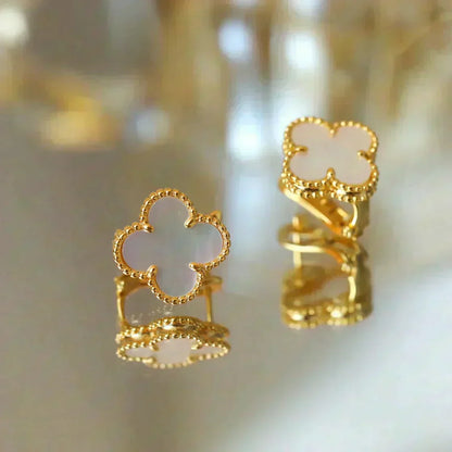 [Dawnora Jewelry]CLOVER MEDIUM 1 MOTIFS  WHITE MOP STUD EARRINGS