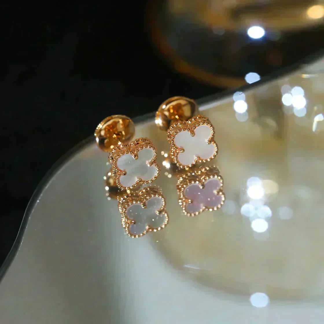 [Dawnora Jewelry]CLOVER MINI 9.5MM WHITE MOP EARRINGS