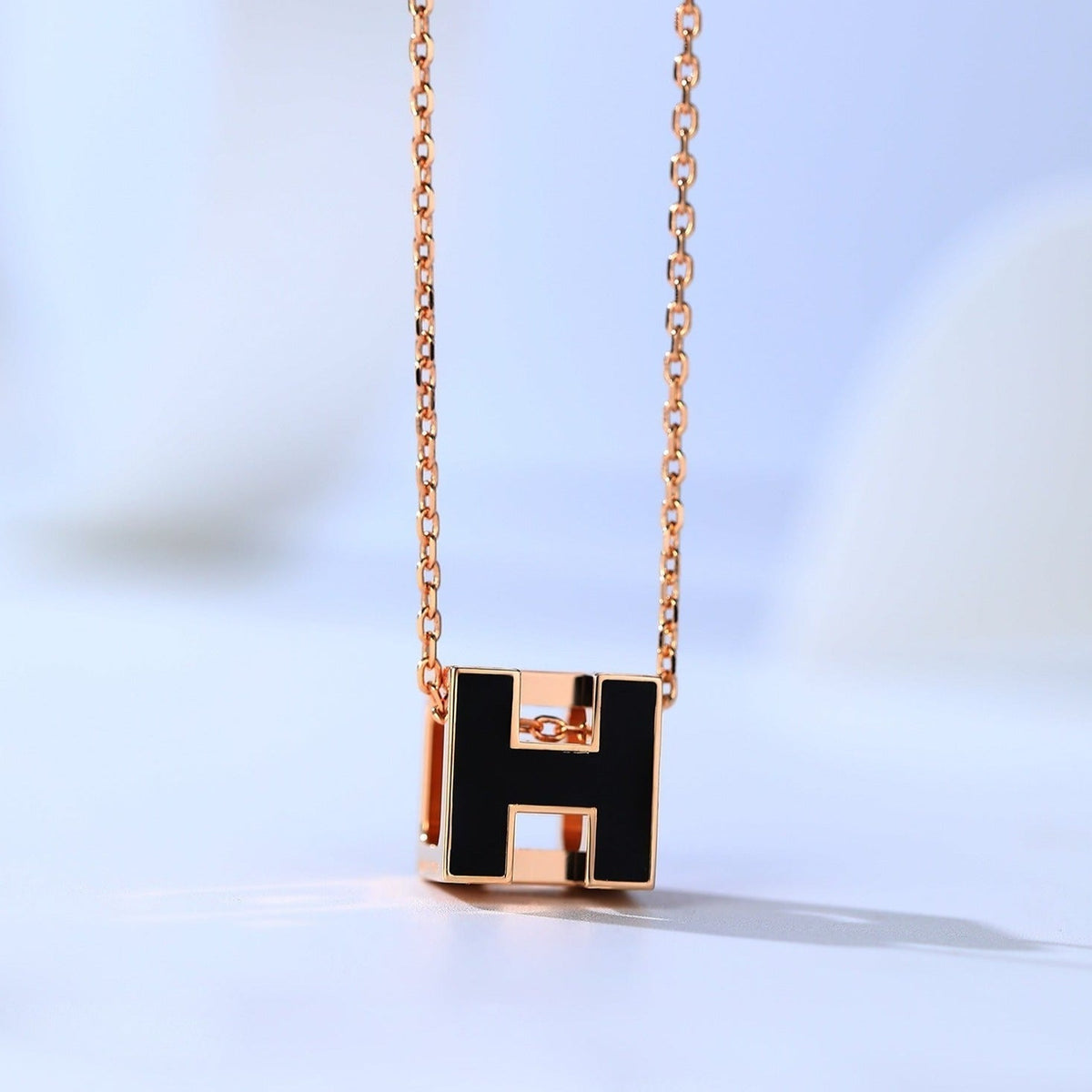 [Dawnora Jewelry]H CAGE PINK GOLD NECKLACE