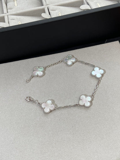 [Dawnora Jewelry]CLOVER WHITE PEARL MOP 5 MOTIF BRACELET COLLECTION
