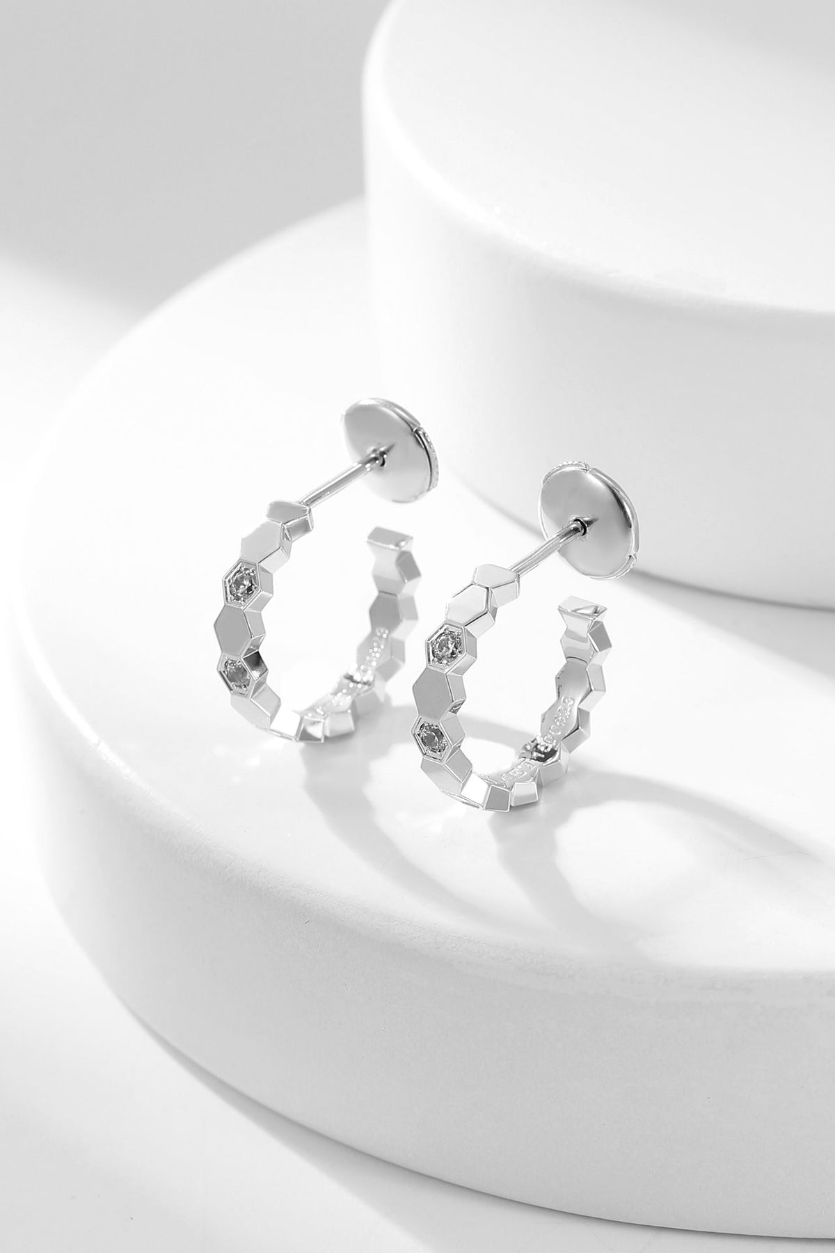 [Dawnora Jewelry]BEE LOVE DIAMOND HOOP EARRINGS