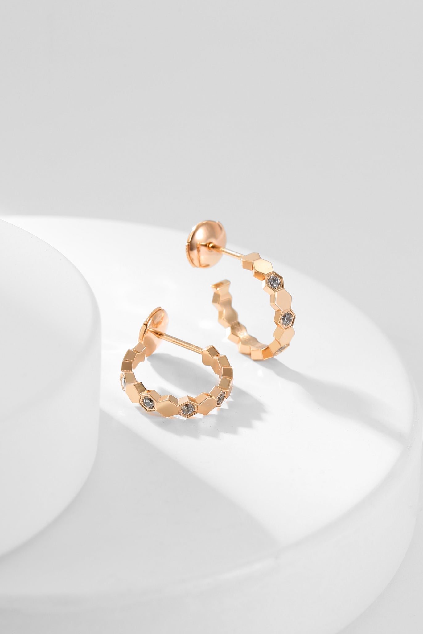 [Dawnora Jewelry]BEE LOVE DIAMOND HOOP EARRINGS