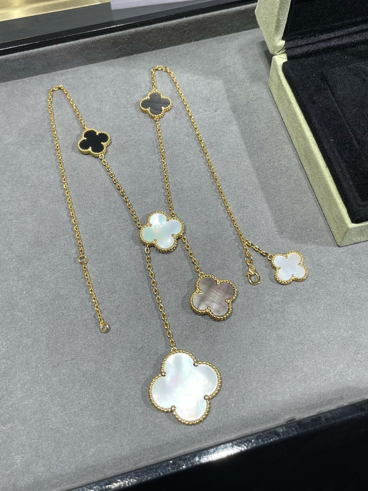 [Dawnora Jewelry]CLOVER 6 MOTIF MOP ONYX GOLD NECKLACE