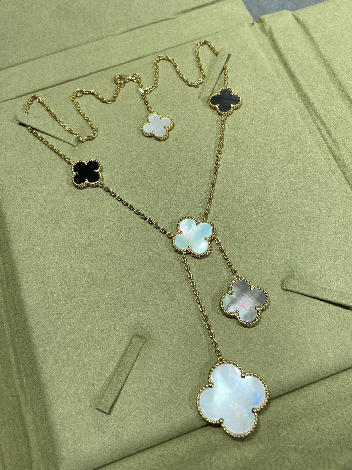 [Dawnora Jewelry]CLOVER 6 MOTIF MOP ONYX GOLD NECKLACE