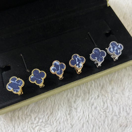 [Dawnora Jewelry]CLOVER PIETERSITE MEDIUM STUD EARRINGS
