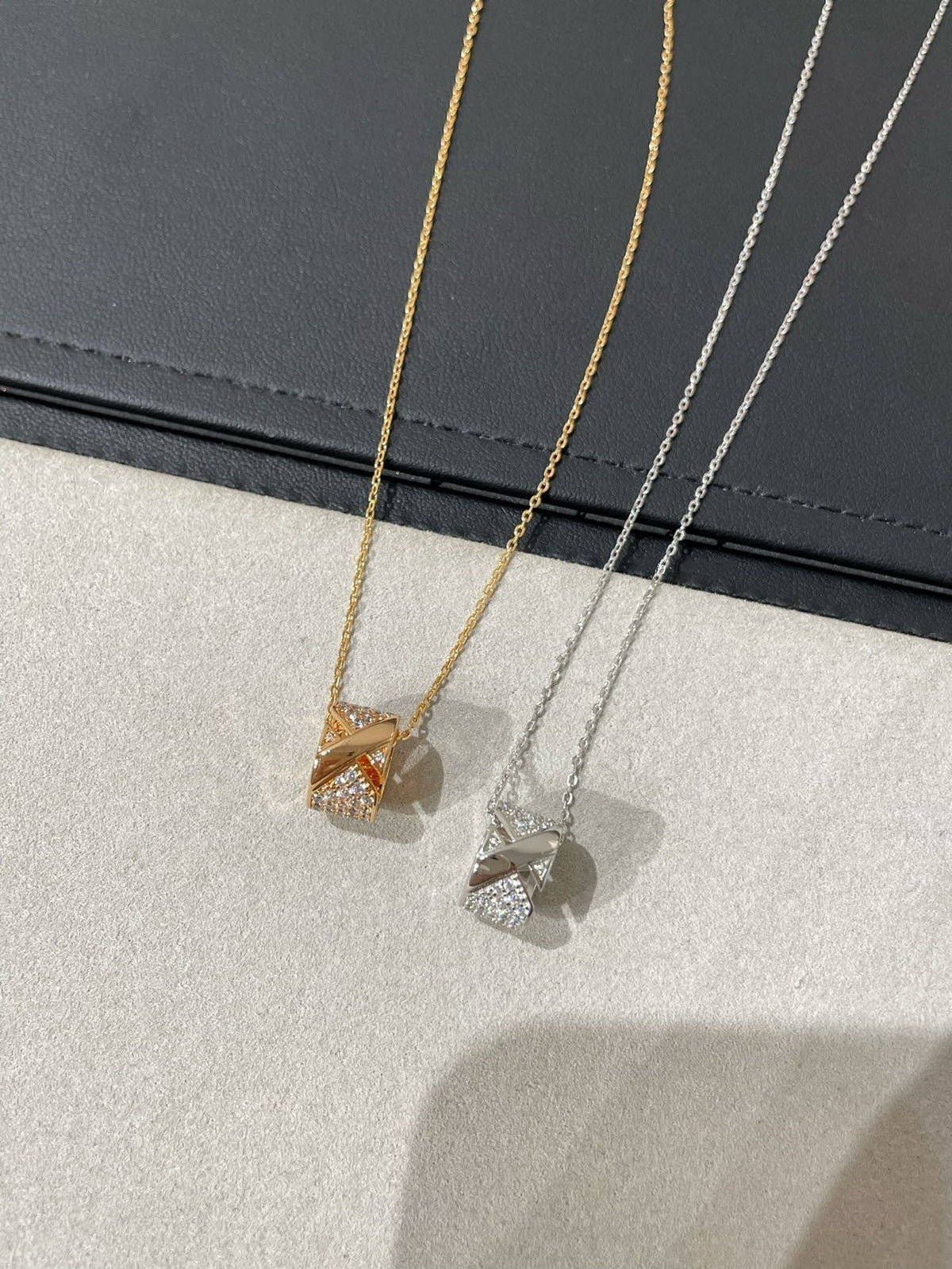 [Dawnora Jewelry]LIENS EVIDENCE DIAMOND PAVED NECKLACE