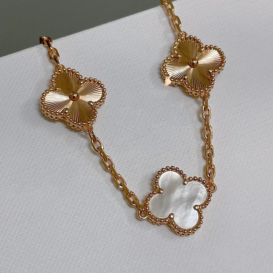 [Dawnora Jewelry]CLOVER WHITE PEARL MOP 5 MOTIF BRACELET COLLECTION