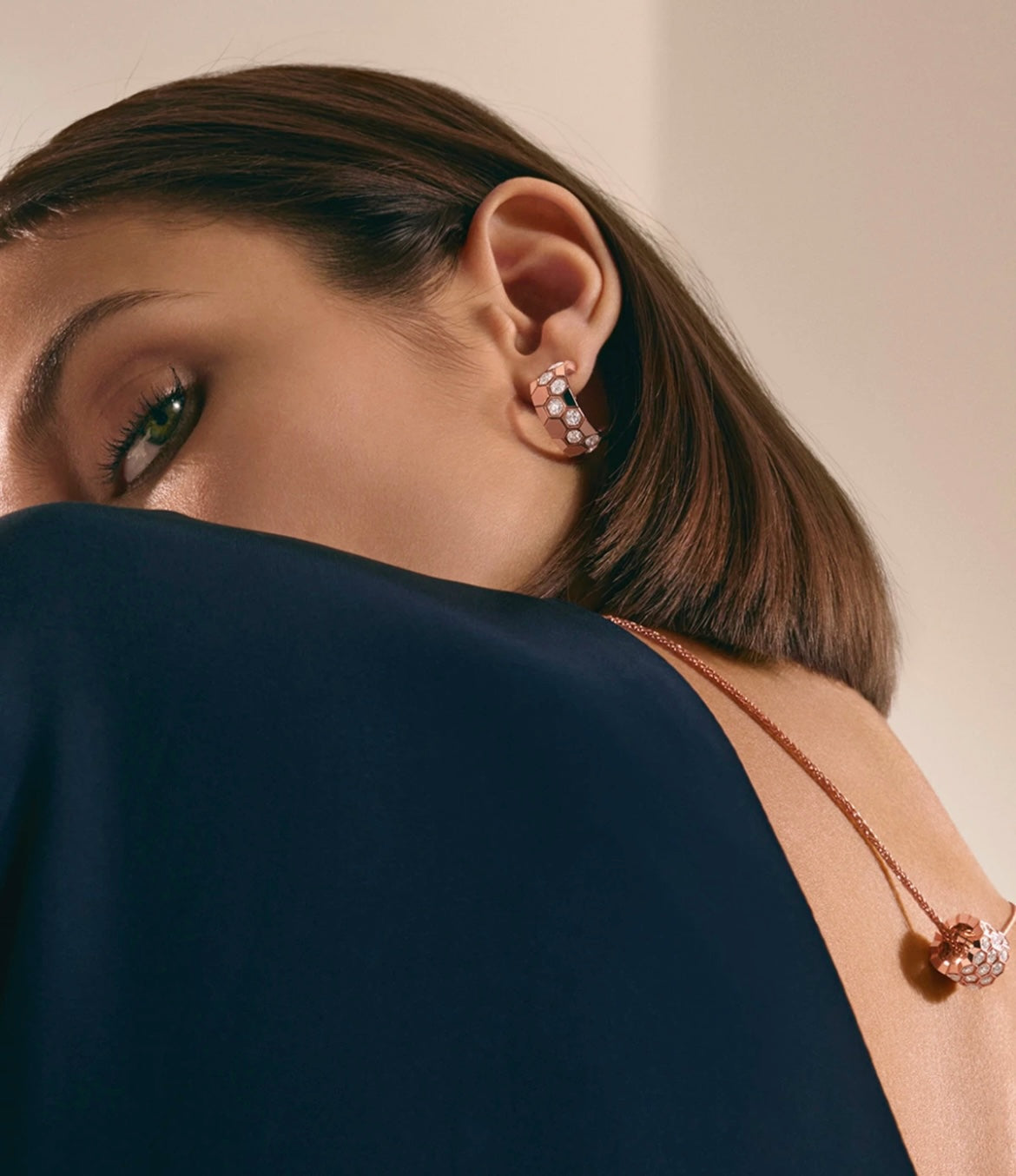 [Dawnora Jewelry]BEE LOVE DIAMOND HOOP EARRINGS