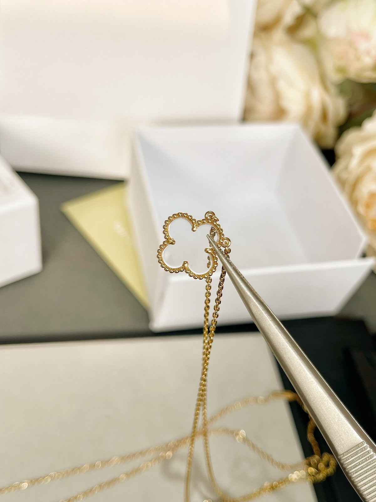 [Dawnora Jewelry]CLOVER ROCK CRYSTAL ROSE GOLD NECKLACE