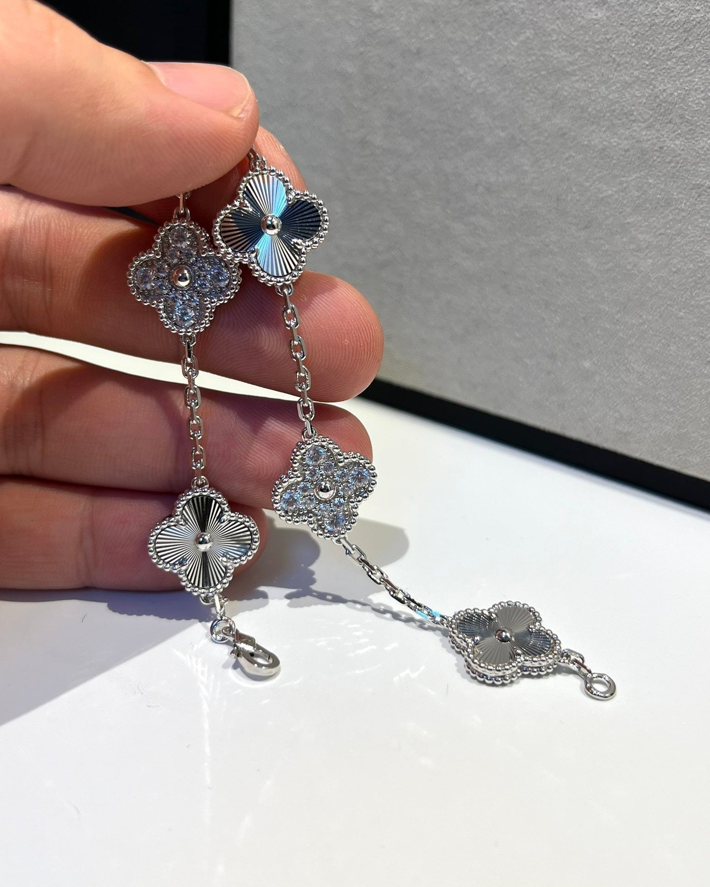 [Dawnora Jewelry] CLOVER 5 MOTIF LASER BRACELET COLLECTION