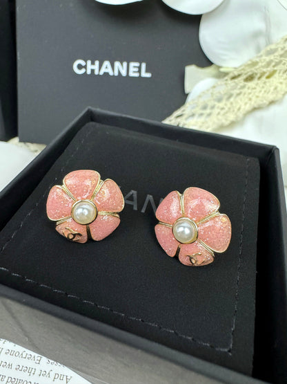 [Dawnora Jewelry]26C Pink Camellia Pearl Enamel Stud Earrings