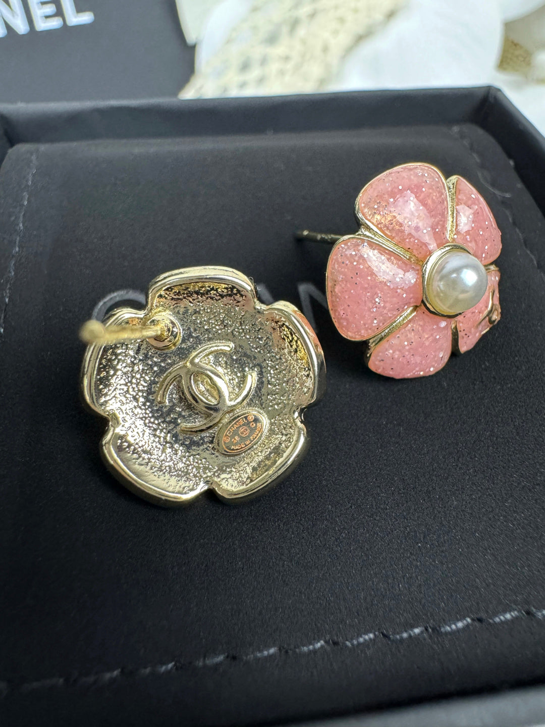 [Dawnora Jewelry]26C Pink Camellia Pearl Enamel Stud Earrings