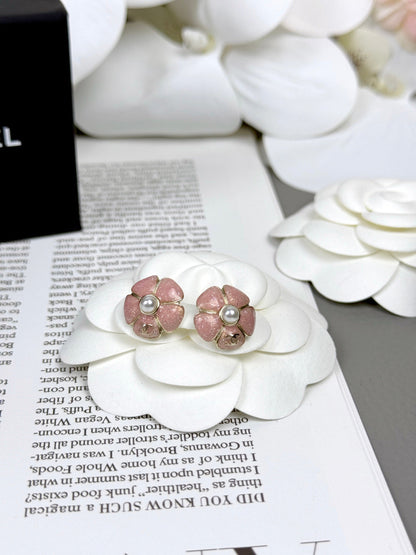 [Dawnora Jewelry]26C Pink Camellia Pearl Enamel Stud Earrings