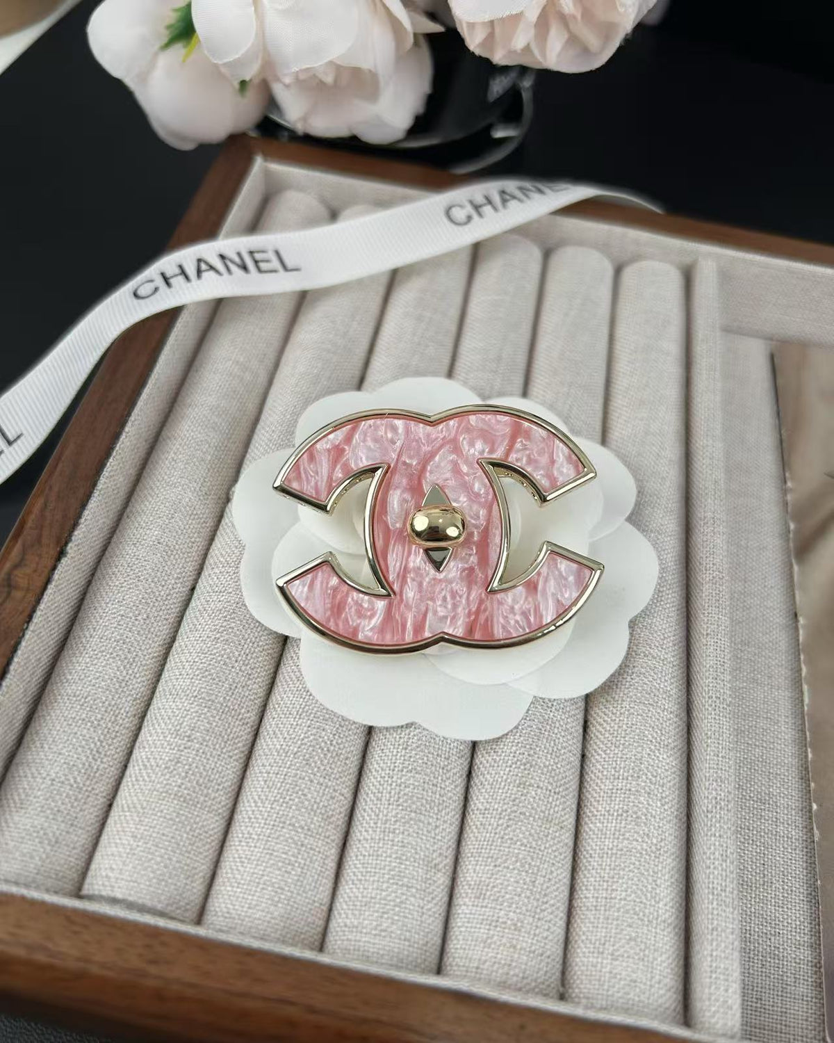 [Dawnora Jewelry]Pink Resin Classic Brooch 5cm