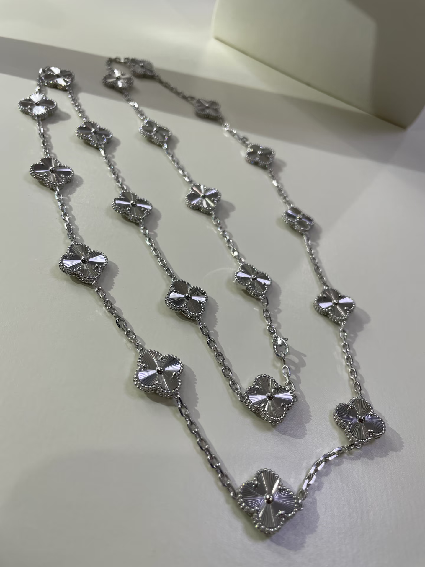 [Dawnora Jewelry]CLOVER 20 MOTIFS SILVER LASER