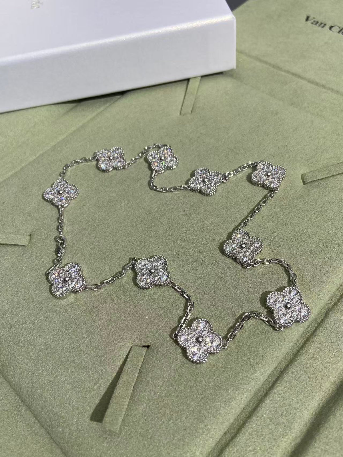 [Dawnora Jewelry]CLOVER 10 MOTIFS  FULL DIAMOND NECKLACE