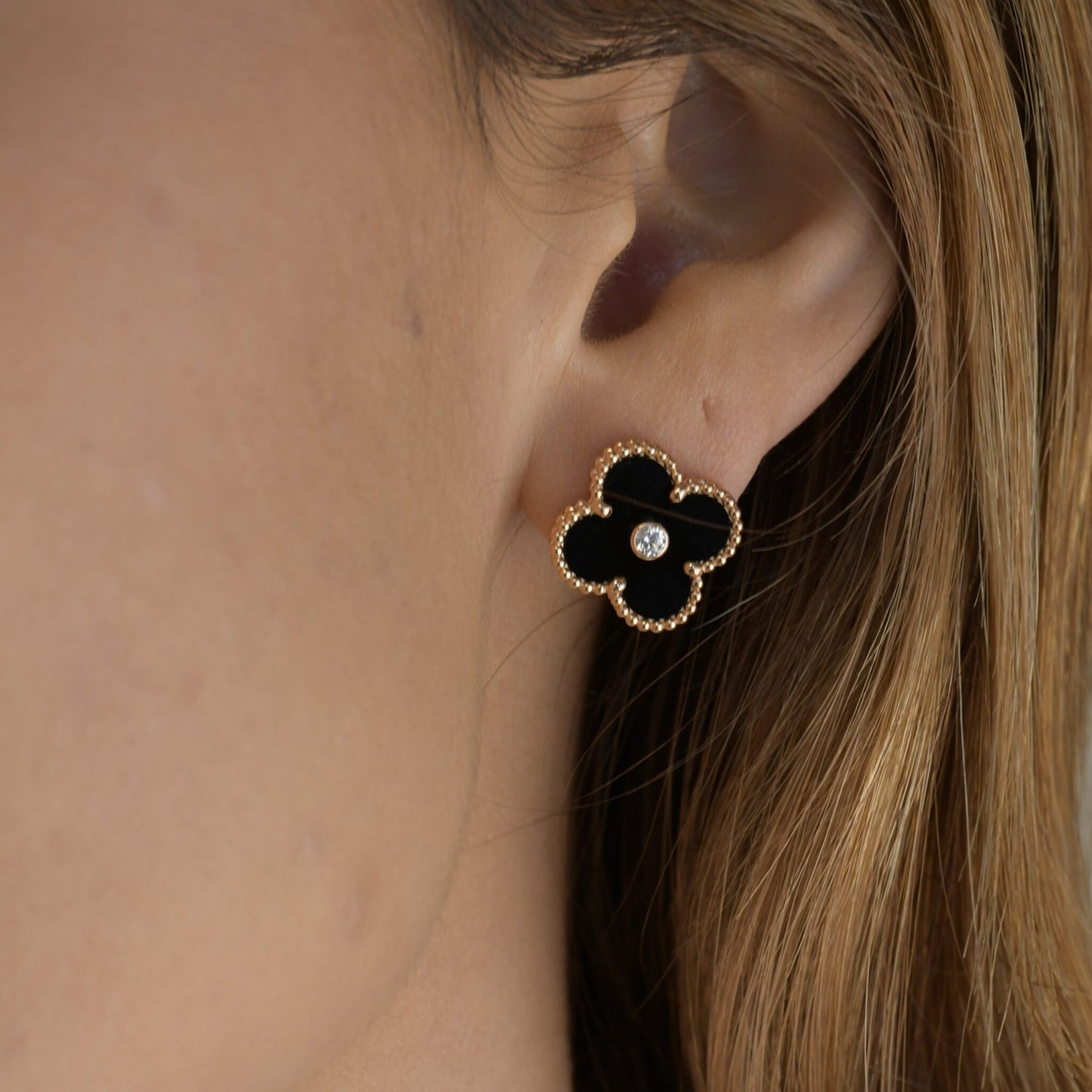 [Dawnora Jewelry]CLOVER MEDIUM 1 MOTIFS ONYX DIAMOND EARRINGS