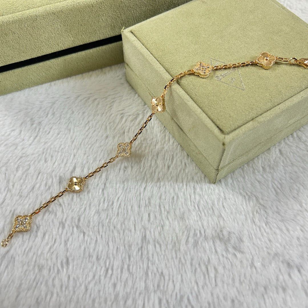 [Dawnora Jewelry]CLOVER 6 MOTIF DIAMOND LASER BRACELET