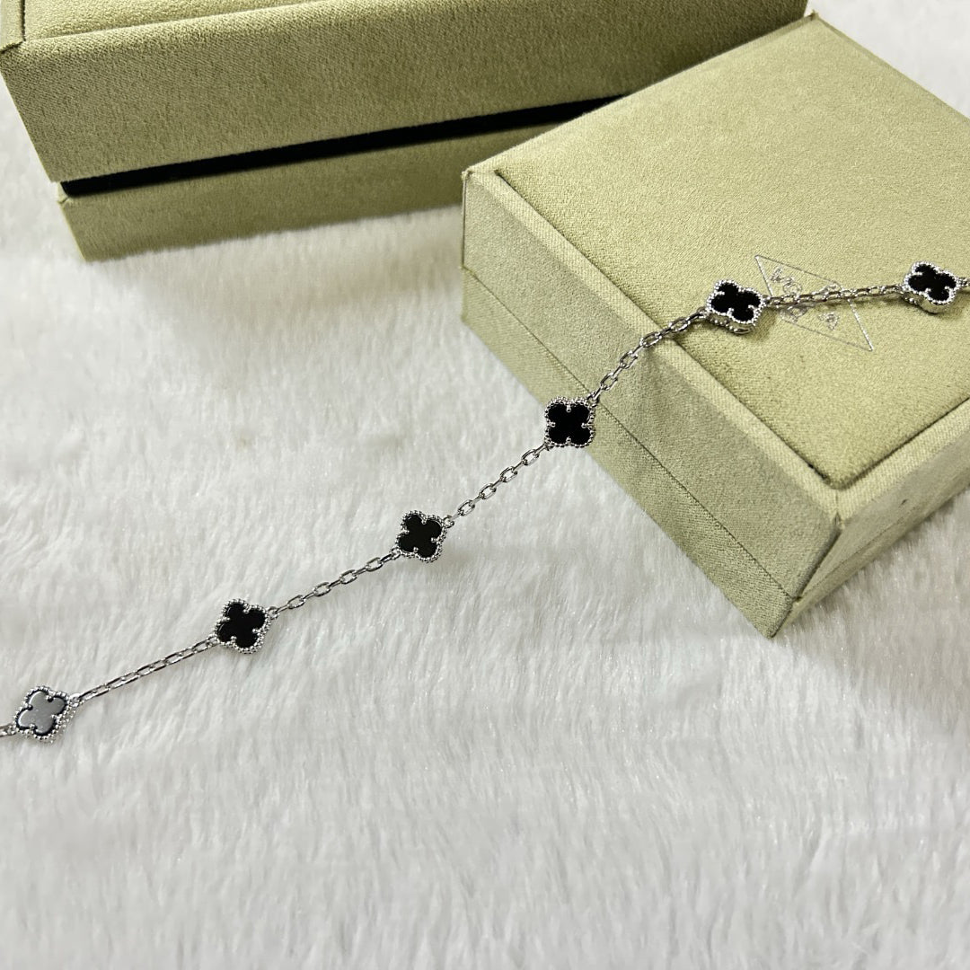 [Dawnora Jewelry]CLOVER 6 MOTIF  ONYXS BRACELET
