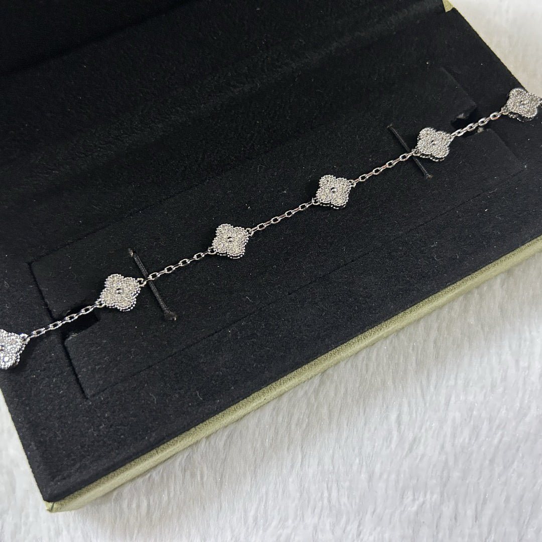 [Dawnora Jewelry]CLOVER 6 MOTIF DIAMOND BRACELET