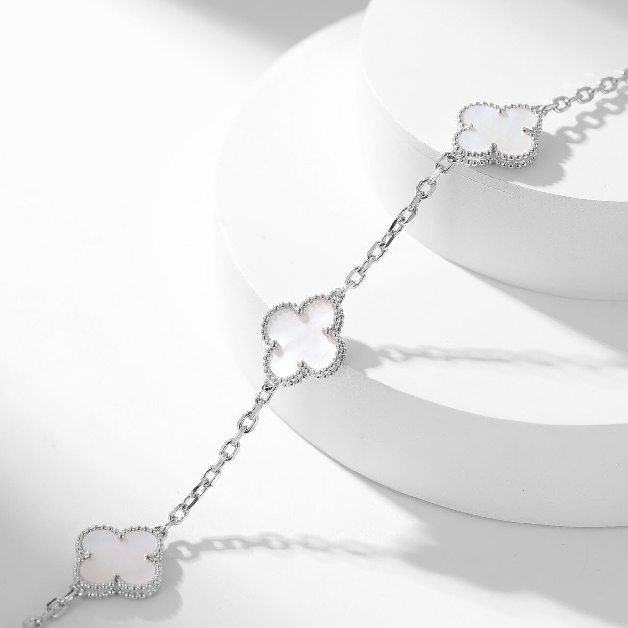 [Dawnora Jewelry]CLOVER 10 MOTIFS WHITE MOTHER OF PEARL NECKLACE