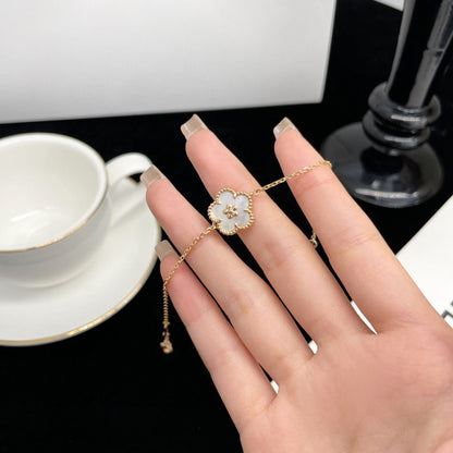 [Dawnora Jewelry]LUCKY  WHITE MOP  PLUM BLOSSOM NECKLACE