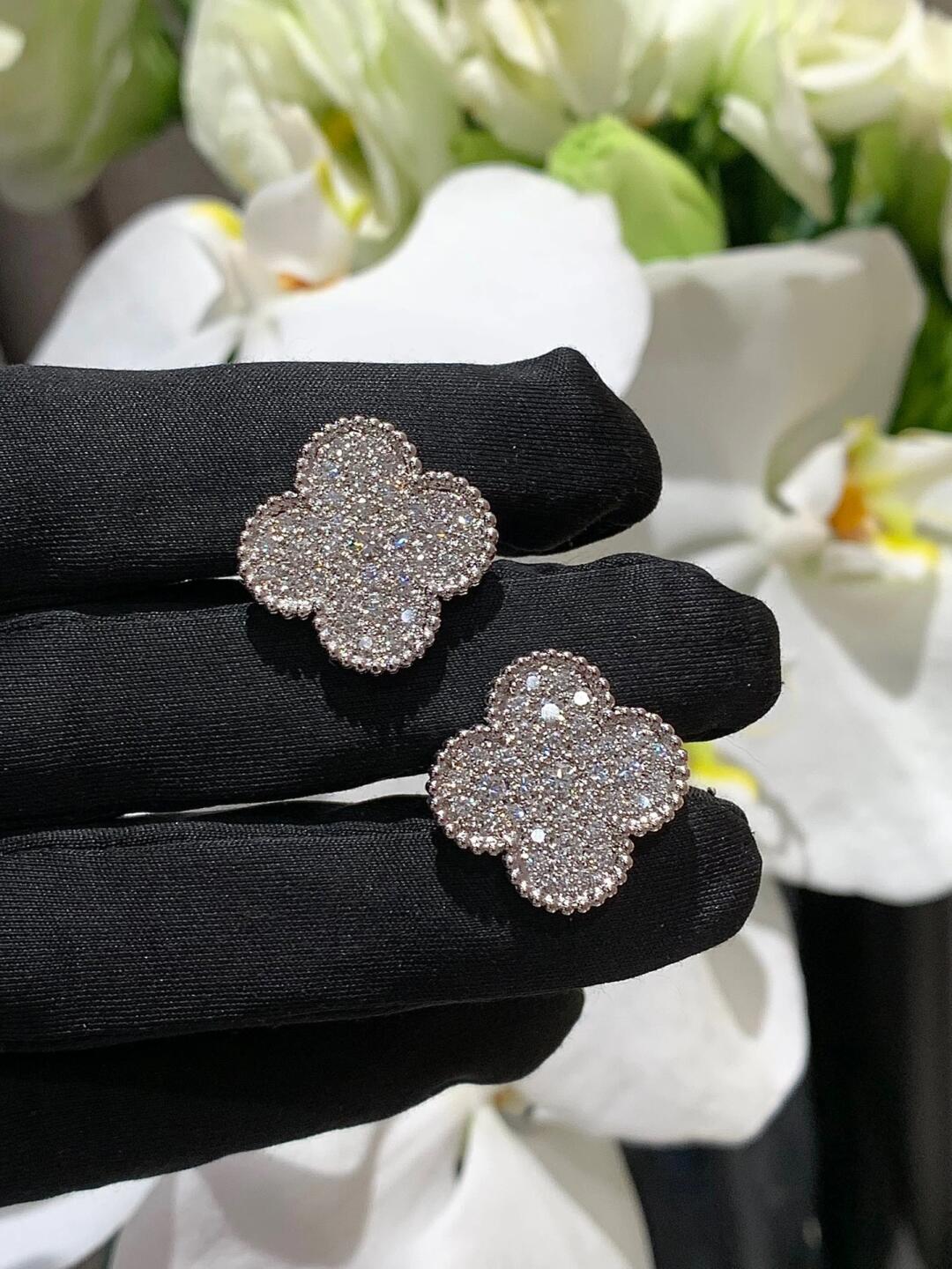 [Dawnora Jewelry]CLOVER 20MM MOTIFS DIAMOND STUD EARRINGS SILVER