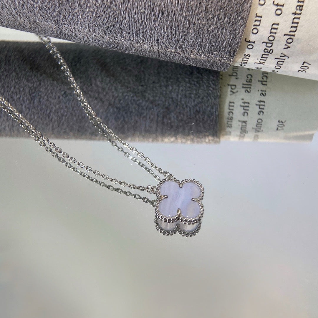 [Dawnora Jewelry]CLOVER 15MM BLUE CHALCEDONY NECKLACE SILVER