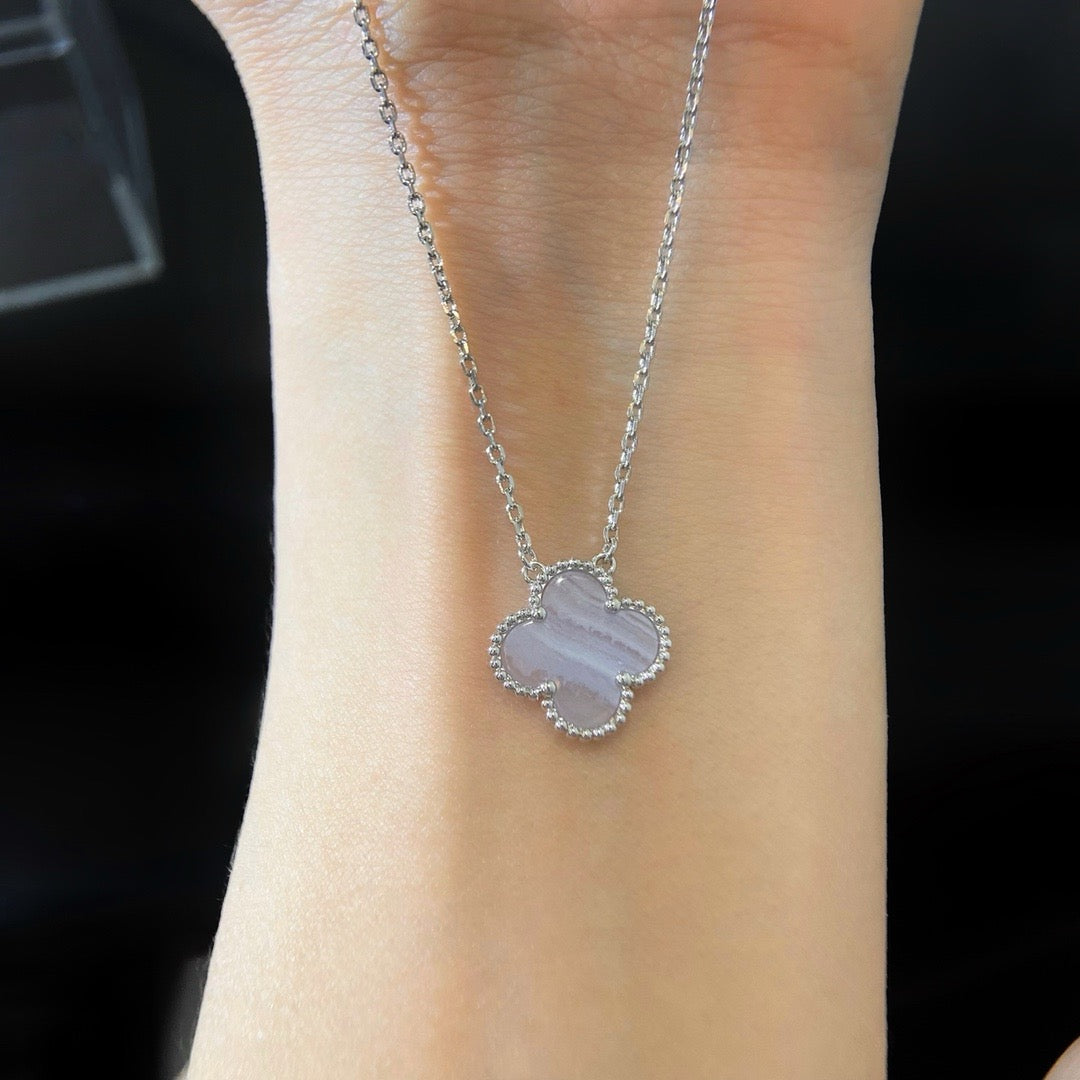 [Dawnora Jewelry]CLOVER 15MM BLUE CHALCEDONY NECKLACE SILVER