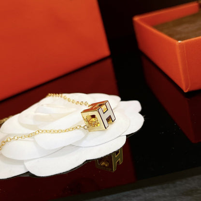 [Dawnora Jewelry]H WHITE SQUARE GOLD NECKLACE