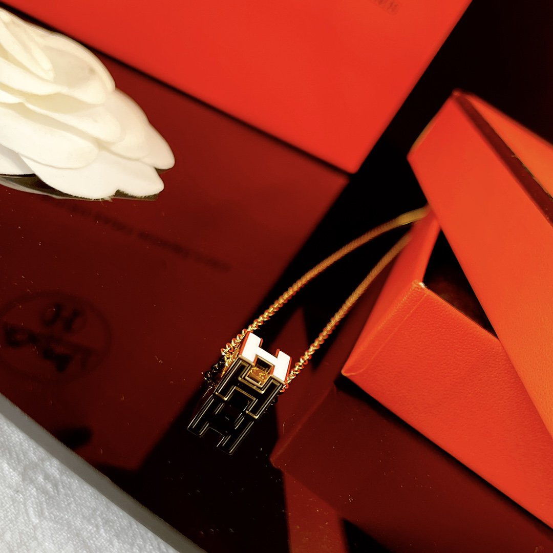 [Dawnora Jewelry]H WHITE SQUARE GOLD NECKLACE