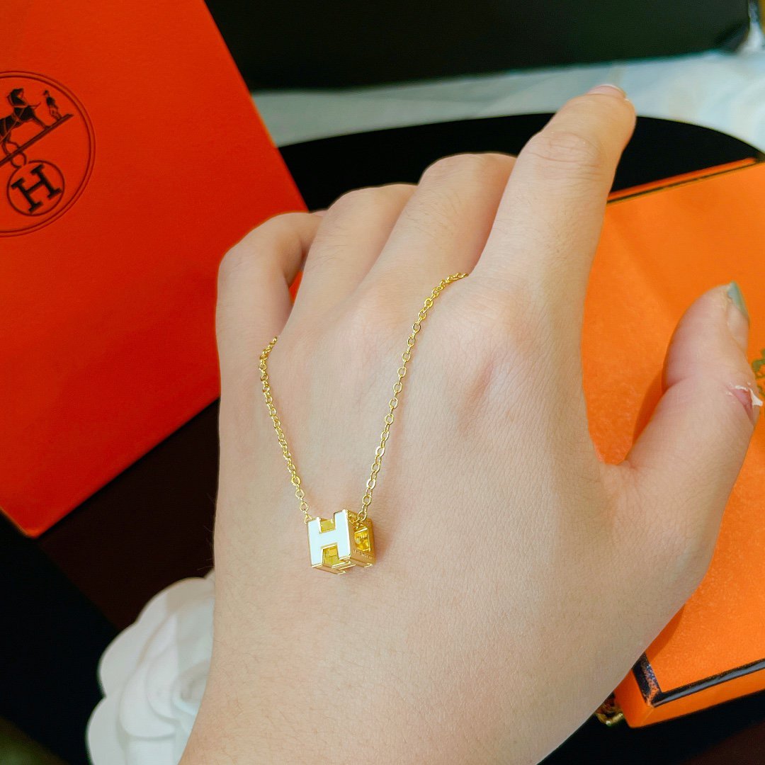 [Dawnora Jewelry]H WHITE SQUARE GOLD NECKLACE